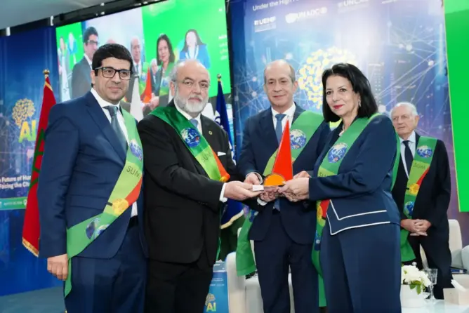 تتويج أمل الفلاح بجائزة البحر الأبيض المتوسط تقديرا لجهودها في التحول الرقمي بالمغرب