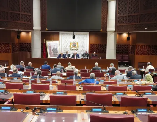قانون الجهات.. المعارضة تحذر من “تهميش المنتخب” وتدعو لإشراكه في مشاريع 210 مليار درهم