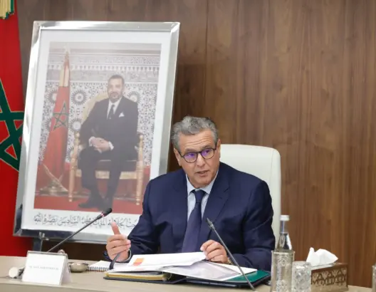 أخنوش يستنفر الوزراء لإعادة توجيه الميزانيات نحو إنصاف أكبر للمرأة وصداقة للبيئة