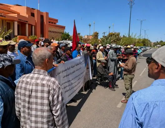 سلاليو “زاوية سيدي عثمان” ينتفضون أمام عمالة ورزازات ضد “التسويف” في ملف تجزئة العمران