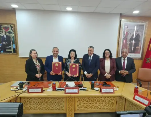 عشية فاتح ماي.. توقيع أول اتفاق اجتماعي بوزارة السغروشني منذ 68 سنة والـUMT يصفه بـ”التاريخي”