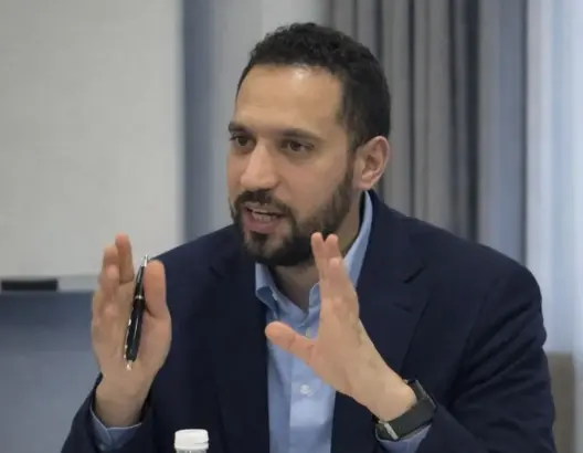 في غياب المثقف… من ينتج المعنى السياسي في المغرب؟