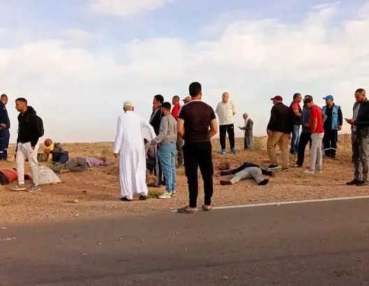 15 مصابا في انقلاب سيارة لنقل العمال الفلاحيين ضواحي أرفود