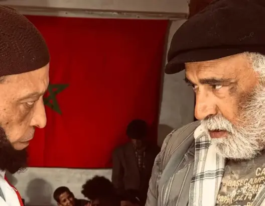 يجمع “كاريزما” خيي و”حيوية” داداس.. “الهايبوش” يغوص في حلم جماعي مغربي عابر للأجيال