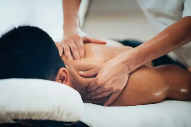 القضاء يدين مالك مركز تدليك بالدار البيضاء بتهمة الفساد ويبرئه من الاتجار بالبشر