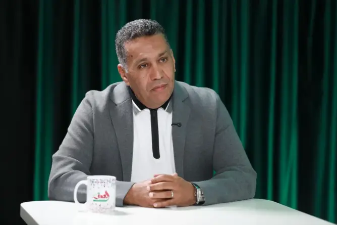 رشيد الطاوسي: “لقجع فيلسوف الكرة المغربية”.. والركراكي مدرب “مزاجي” دخل التاريخ