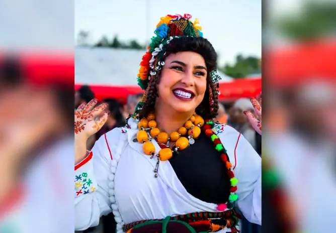 فاطمة باوجي.. بطلة سلسلة “بابا علي” تتوج “ملكة جمال الورد” بقلعة امكونة