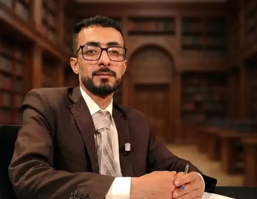 من كهوف الإنسان البدائي إلى منصات التواصل الاجتماعي: رحلة السلطة غير المرئية