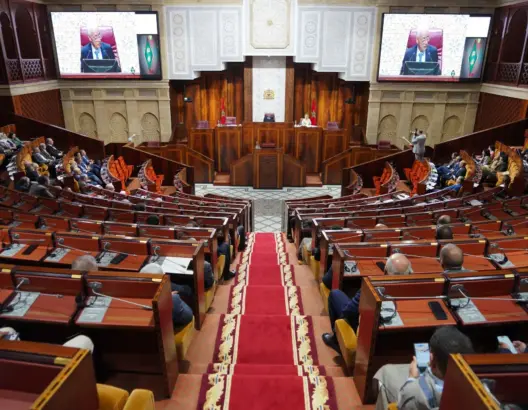 319 برلمانيا يغيبون عن مناقشة تقرير مجلس الحسابات.. والهواتف تسرق الانتباه من مراقبة تدبير المال العام
