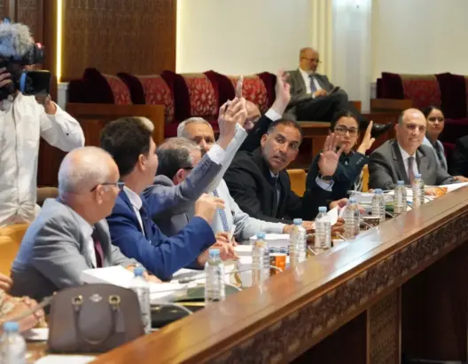 فتح المحاماة أمام طلبة كلية الشريعة يفجر الأغلبية.. والاستقلال يتراجع تحت ضغط الحلفاء