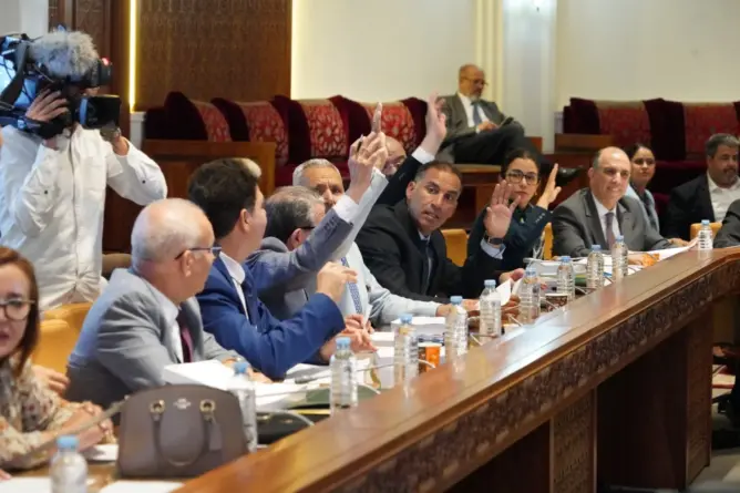 فتح المحاماة أمام طلبة كلية الشريعة يفجر الأغلبية.. والاستقلال يتراجع تحت ضغط الحلفاء