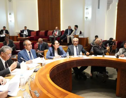الحكومة توافق على صيغة جديدة تتيح لأساتذة القانون ولوج مهنة المحاماة بشروط مخففة