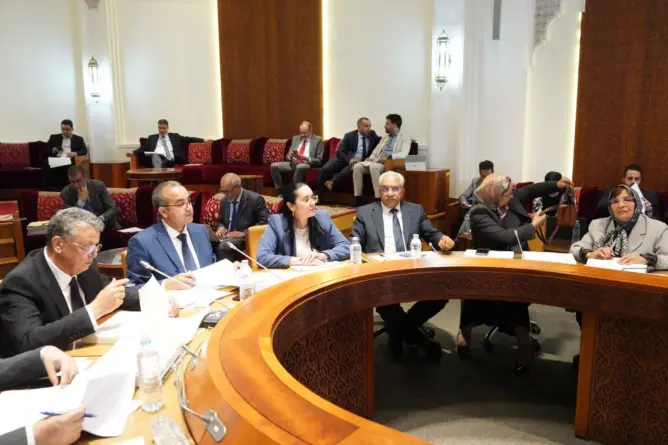 الحكومة توافق على صيغة جديدة تتيح لأساتذة القانون ولوج مهنة المحاماة بشروط مخففة