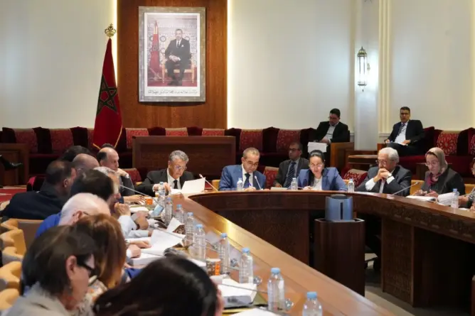 وهبي يمرر بالأغلبية مشروع قانون المحاماة .. والمحامون يصعدون دفاعا عن “الخطوط الحمراء”
