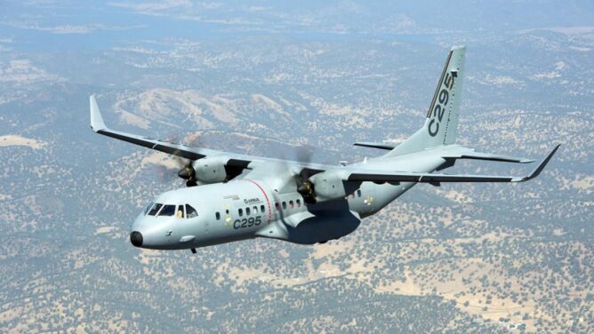 طائرة نقل عسكري تكتيكي من طراز “C-295W”
