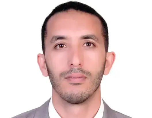 بين منصة القضاء ومكتب المحاماة: المفارقات التشريعية في إقصاء خريجي كلية الشريعة