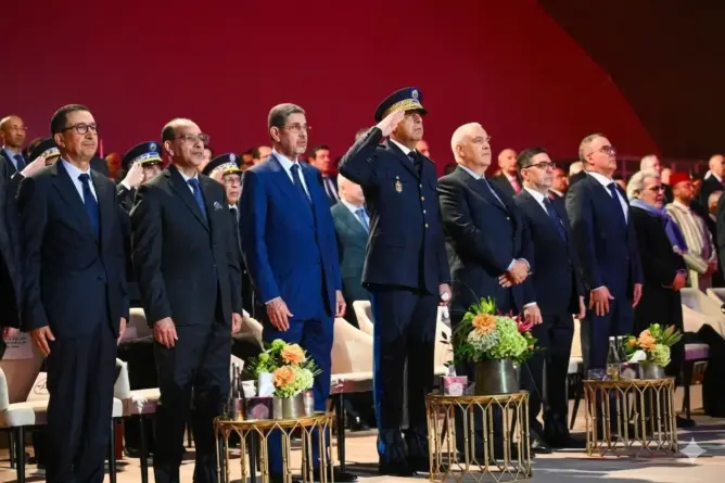 الملك يشيد بجهود الأمن الوطني في خدمة المواطنين وحماية أمن المملكة