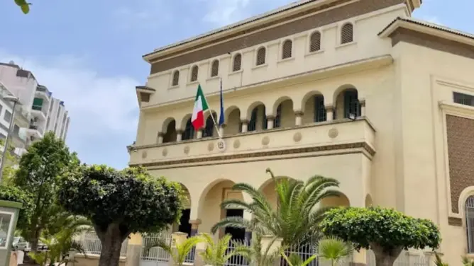 أستاذ جامعي بمراكش يستنكر رفض القنصلية الإيطالية منحه التأشيرة لحضور مؤتمر دولي