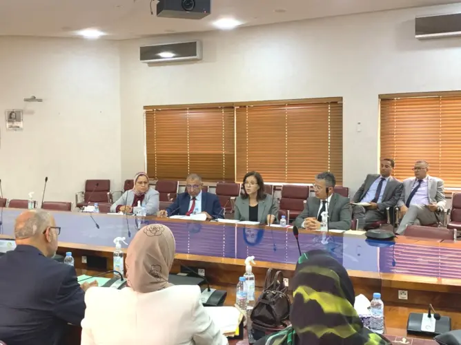 الحوار الاجتماعي في “الصيد البحري”.. زيادة في المنح للعاملين والتنويه بقرارات حماية الثروة السمكية