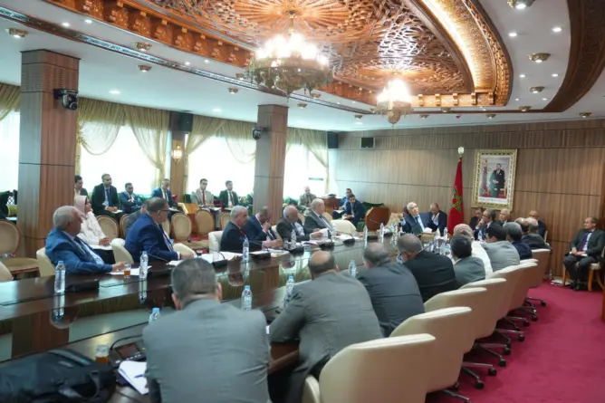 برلمانيون يحذرون من تغول “المديرين العامين” بالجهات ويدعون لتحصين صلاحيات المنتخبين