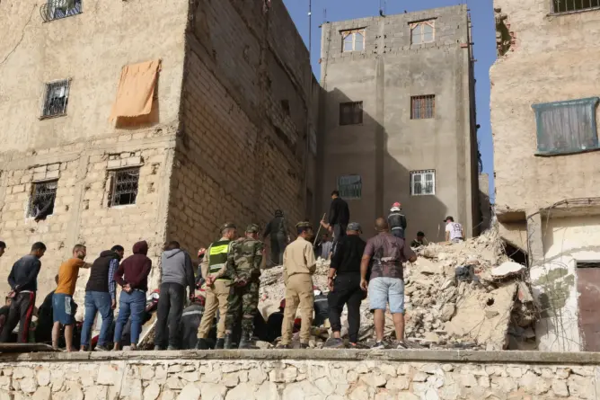 فاس.. ارتفاع حصيلة ضحايا انهيار بناية جنان الجرندي إلى 15 قتيلا