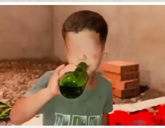 توقيف المشتبه فيه الرئيسي في واقعة تحريض طفل قاصر على استهلاك مادة كحولية