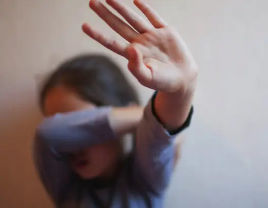 أمن ابن جرير يوقف عشرينيا يشتبه في اغتصابه طفلة داخل بيت مهجور
