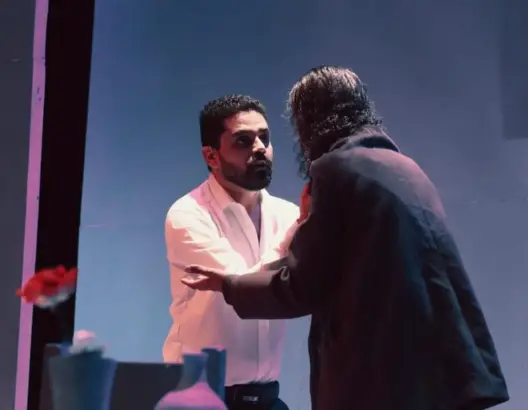 “سقوط الورد”.. أيوب أبو النصر يسائل الحرية الفردية وقضايا المرأة وسط قيود المجتمع