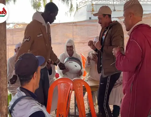 مهاجرون أفارقة يندمجون في سوق أزمور