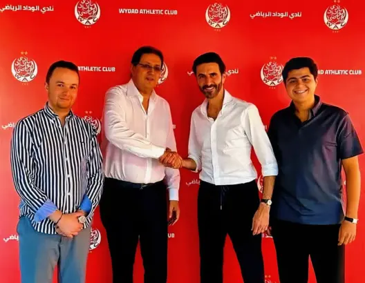رغم ارتباطه بشراكة إعلامية مع الوداد.. رويز ينحاز للسنغال ضد المغرب حول نهائي “الكان”