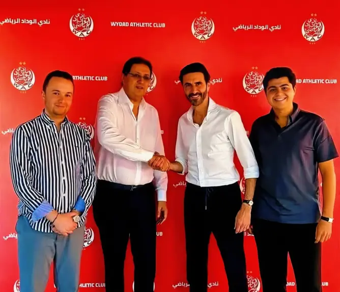 رغم ارتباطه بشراكة إعلامية مع الوداد.. رويز ينحاز للسنغال ضد المغرب حول نهائي “الكان”
