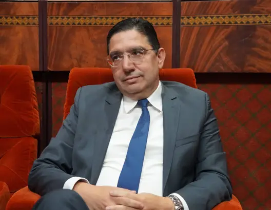 نقابة موظفي الجالية تتهم بوريطة بـ”تهميش الكفاءات” وتحذر من اختلالات تدبيرية تهدد الأوراش الملكية