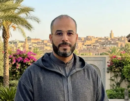المستديرة والرهان التنموي: دراسة في الأبعاد السوسيو-اقتصادية والتحولات الهيكلية لكرة القدم المغربية