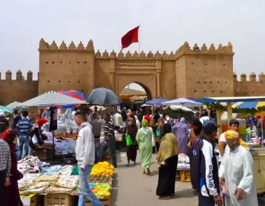 جهة الشرق.. إكراهات جبائية واقتصادية ولوجستيكية تثقل كاهل التجار والحرفيين والمقاولات الصغرى