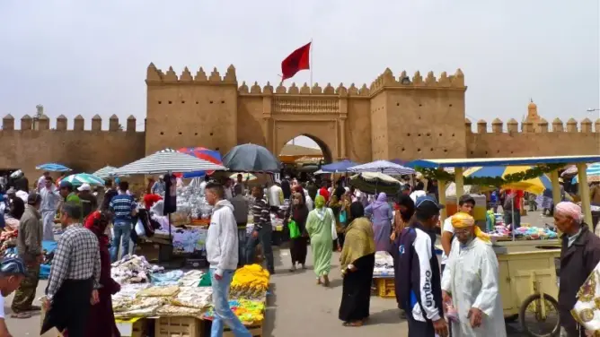 جهة الشرق.. إكراهات جبائية واقتصادية ولوجستيكية تثقل كاهل التجار والحرفيين والمقاولات الصغرى