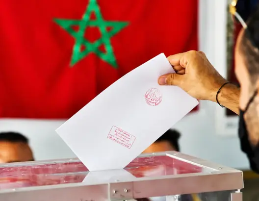 معركة التزكيات بجهة البيضاء.. مرشحون يوظفون “ورقة النفوذ” لربح ود الأحزاب قبل تشريعيات 2026