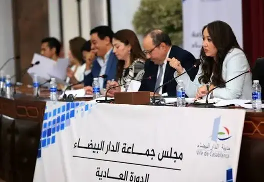 الفوضى تعصف بالدورة الاستثنائية لجماعة البيضاء.. السلطات تتدخل والرميلي ترفع الجلسة
