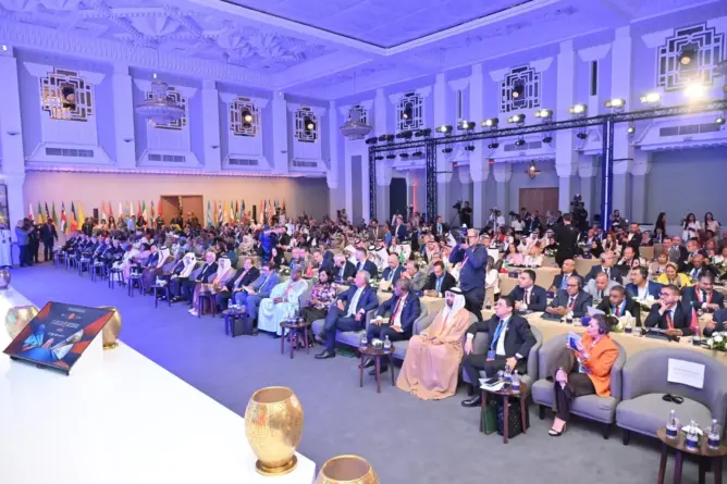 خبراء ماليون من مراكش: الاستقرار السياسي والانتقال الرقمي مفتاحا جذب الاستثمار الخاص
