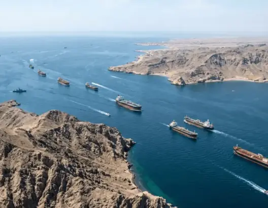 إيران تُعلن إغلاق مضيق هرمز وتُحمل واشنطن وإسرائيل المسؤولية