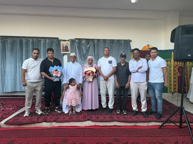 مدرسة “النصر” بالسهول تكرم إطارين متقاعدَين ومدير “العمق” يفاجئهما بعمرة (صور)