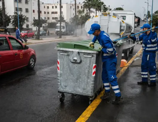 عراقيل إدارية تؤخر خروج شرطة النظافة إلى شوارع العاصمة الاقتصادية للمملكة