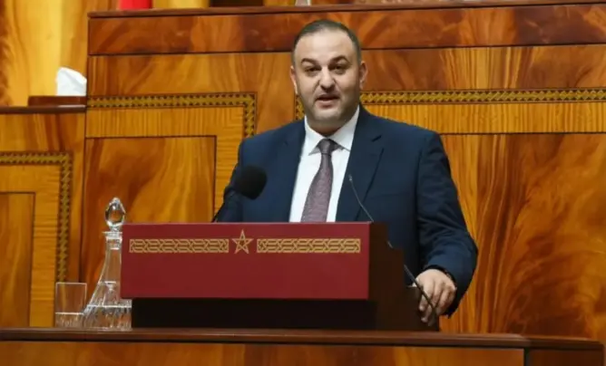 البرلماني الطوب يفتح ملف توزيع الكتاب المدرسي ويطالب برادة بضمان المنافسة وحماية الكتبيين