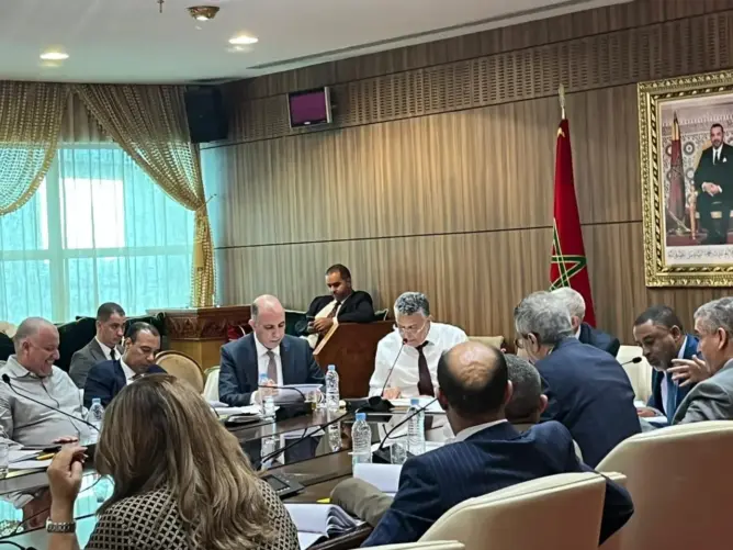 لجنة العدل بالمستشارين تصادق على إخضاع ودائع المحامين لرقابة مجلس الحسابات