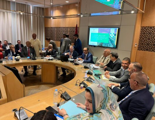 اجتماع لجنة القطاعات الإنتاجية بمجلس النواب بحضور وزير الفلاحة أحمد البواري لتقديم مشروع قانون إحداث مؤسسة للأعمال الاجتماعية لفائدة مستخدمي الوكالة الوطنية للمحافظة العقارية والمسح العقاري والخرائطية.