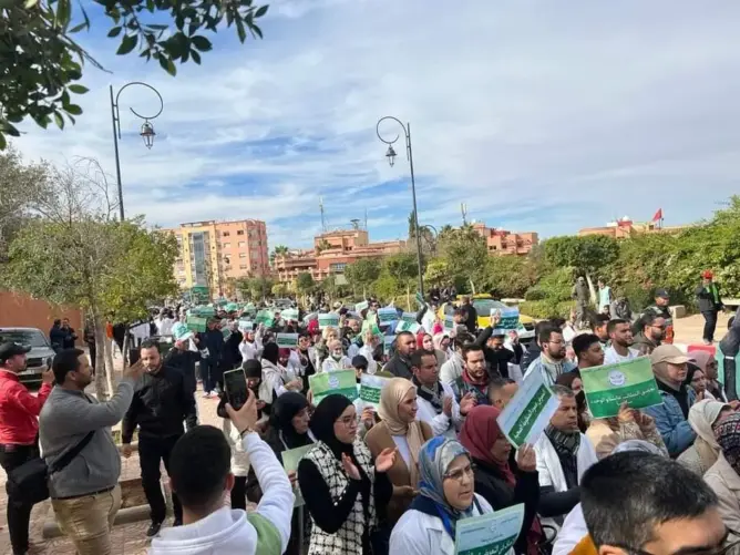 ممرضو جهة بني ملال خنيفرة يلوحون باحتجاجات أمام وزارة الصحة