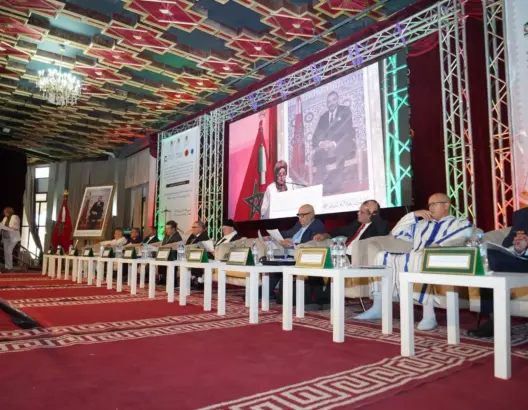 أكاديميون وخبراء ومسؤولون قضائيون يبحثون سبل تعزيز حماية أملاك الجماعات السلالية