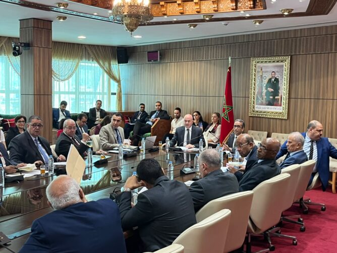 اجتماع لجنة الداخلية بمجلس المستشارين للمصادقة على مشروع قانون إحداث الوكالات الجهوية للتعمير والإسكان.