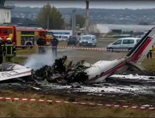 الملك محمد السادس يعزي السعودية وفرنسا في حادثين جويين أوديا بحياة 25 شخصا