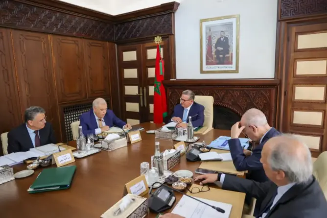 الحكومة تمتع مندوبية التخطيط بالاستقلال المالي والإداري وتقر إطارا قانونيا جديدا لمهنة العدول