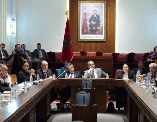 نواب الأغلبية يتمردون على وهبي ويرفضون إخضاع ودائع هيئات المحامين لرقابة مجلس الحسابات
